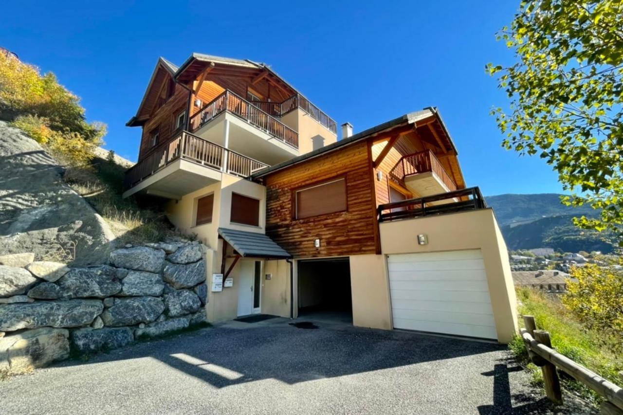 Large Chalet With Terrace And View In Briancon 아파트 외부 사진
