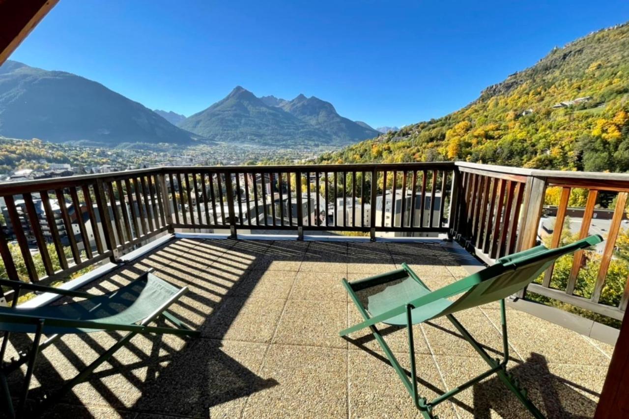 Large Chalet With Terrace And View In Briancon 아파트 외부 사진