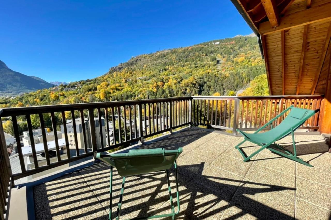 Large Chalet With Terrace And View In Briancon 아파트 외부 사진